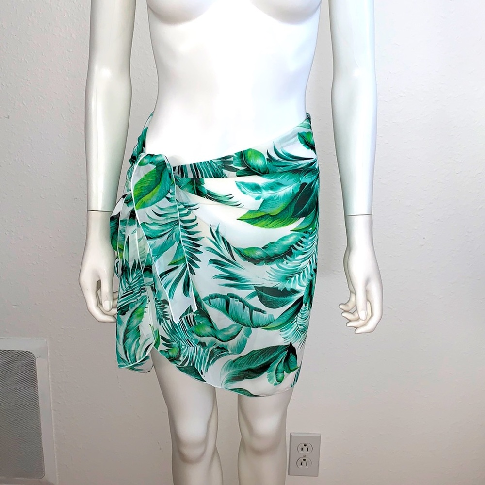 TiNiBiKiNi Macy’s tropical leaf print coverup skirt sarong OS
